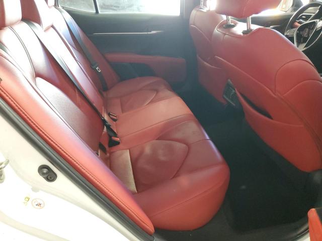 4T1B61HK9JU134045 - 2018 TOYOTA CAMRY XSE 白色 照片 10