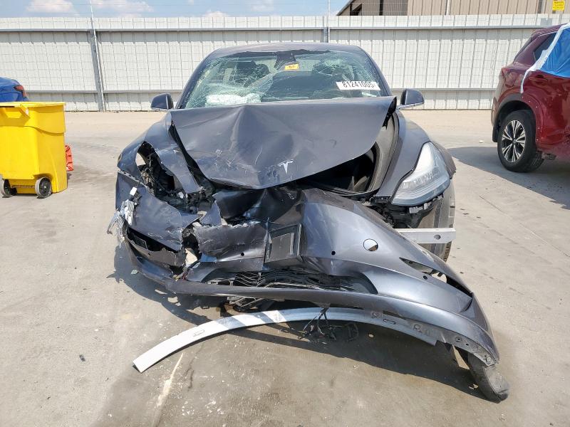 5YJ3E1EA4JF102135 - 2018 TESLA MODEL 3 Szary zdjęcie 5