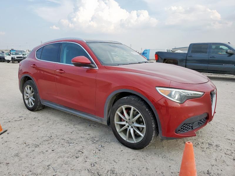 ZASFAKBN5J7B64131 - 2018 ALFA ROMEO STELVIO TI RED photo 4