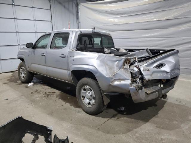 5TFCZ5AN8JX124973 - 2018 TOYOTA TACOMA DOUBLE CAB SILVER photo 2