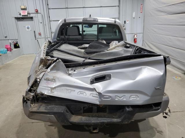 5TFCZ5AN8JX124973 - 2018 TOYOTA TACOMA DOUBLE CAB SILVER photo 6