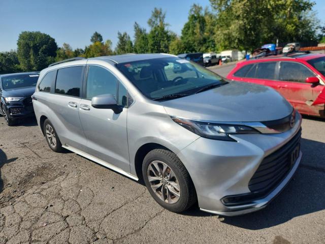 5TDBSKFC0NS050319 - 2022 TOYOTA SIENNA LE GRAY photo 4