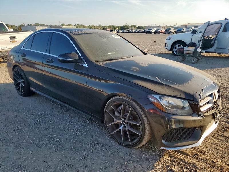 55SWF4JB4HU203985 - 2017 MERCEDES-BENZ C 300 BLACK photo 4