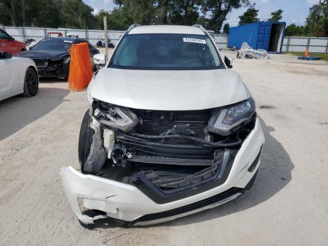 KNMAT2MT8JP578738 - 2018 NISSAN ROGUE S Biały zdjęcie 5