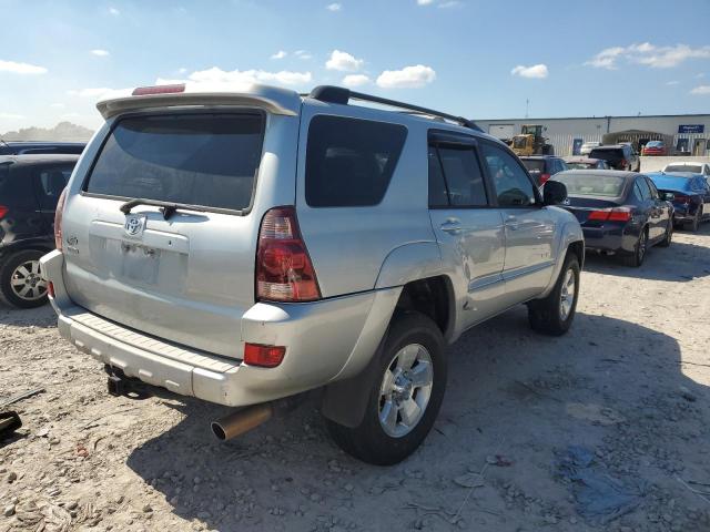 JTEBT14R540028389 - 2004 TOYOTA 4RUNNER SR5 فضي صورة 3