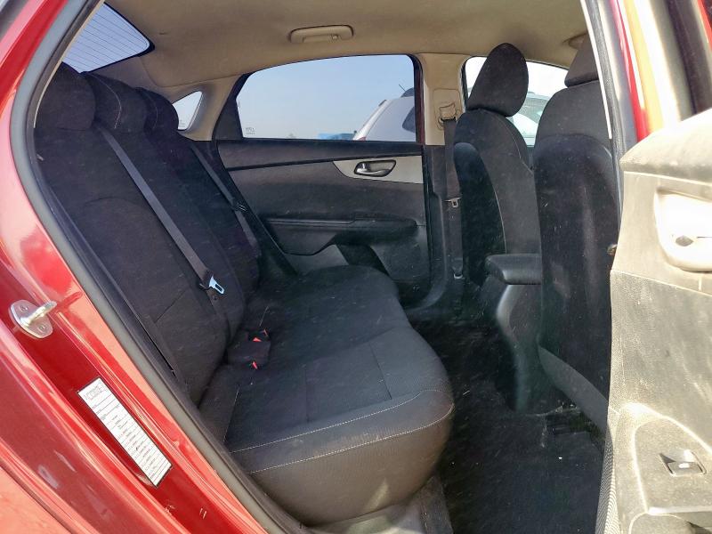 3KPF24AD4KE048723 - 2019 KIA FORTE FE Червоний фото 11