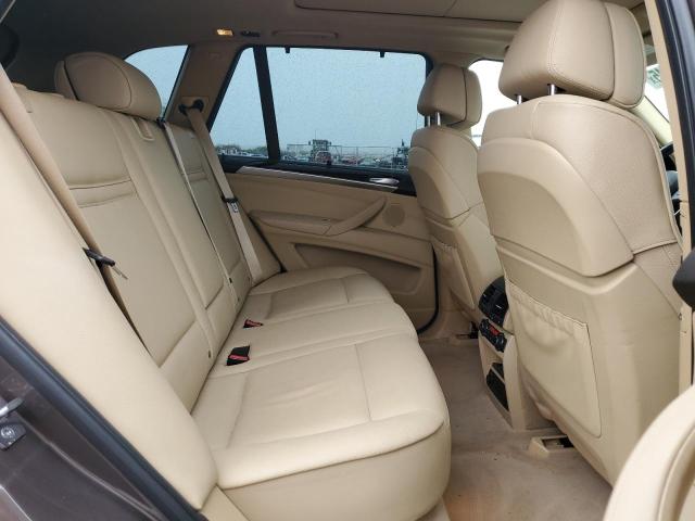 5UXZW0C52CL670826 - 2012 BMW X5 XDRIVE35D BROWN photo 11