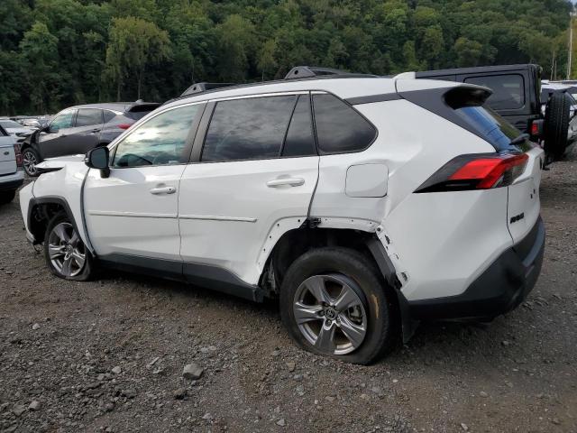 2T3P1RFV4RC455026 - 2024 TOYOTA RAV4 XLE Weiß Foto 2