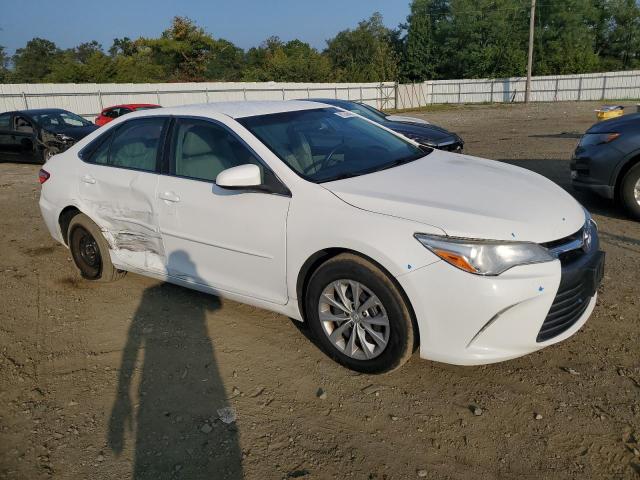 4T1BF1FK2HU442462 - 2017 TOYOTA CAMRY LE თეთრი ფოტო 4