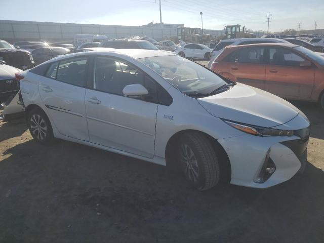 JTDKARFP9L3155681 - 2020 TOYOTA PRIUS PRIM LE WHITE photo 4