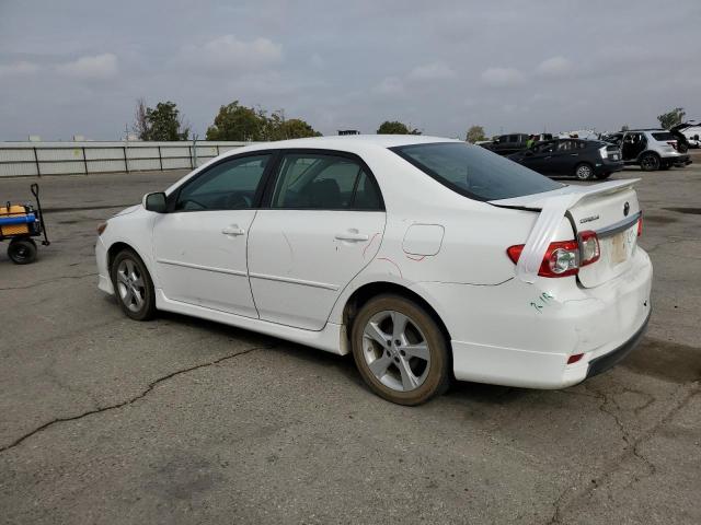 5YFBU4EE5DP100289 - 2013 TOYOTA COROLLA BASE WHITE photo 2