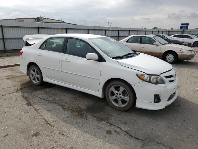 5YFBU4EE5DP100289 - 2013 TOYOTA COROLLA BASE WHITE photo 4