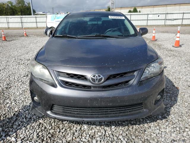 2T1BU4EE1DC063418 - 2013 TOYOTA COROLLA BASE Grafit foto 5