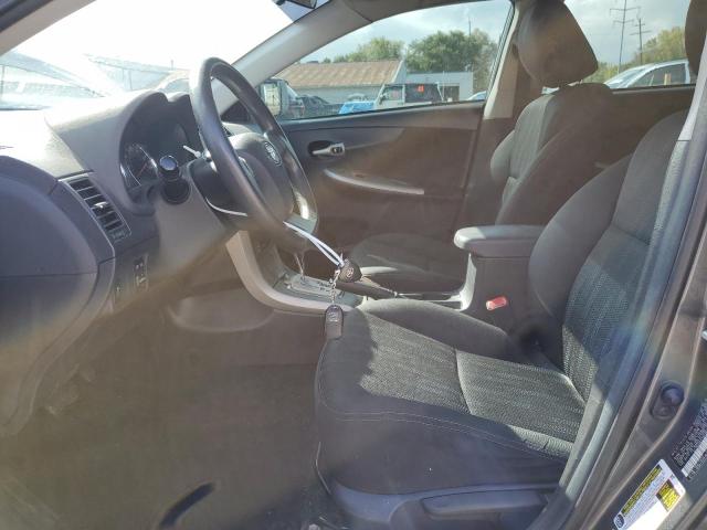 2T1BU4EE1DC063418 - 2013 TOYOTA COROLLA BASE Grafit foto 7