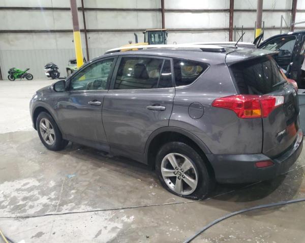 2T3RFREV7FW330964 - 2015 TOYOTA RAV4 XLE 银色 照片 2