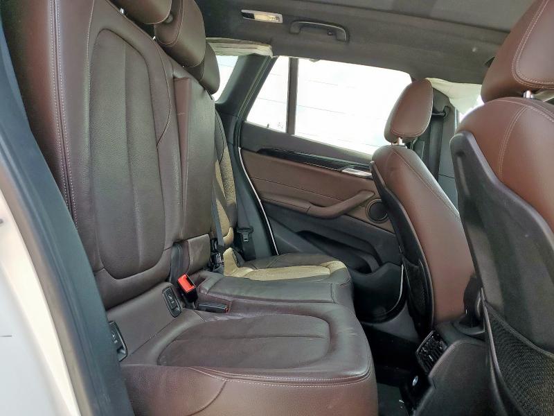 WBXHT3C39H5F76143 - 2017 BMW X1 XDRIVE28I WHITE photo 11