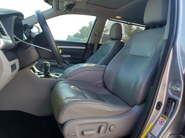 5TDKKRFH5FS075691 - 2015 TOYOTA HIGHLANDER XLE ვერცხლისფერი ფოტო 7