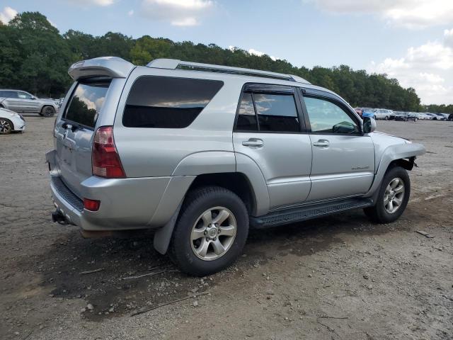 JTEBT14R358028636 - 2005 TOYOTA 4RUNNER SR5 ვერცხლისფერი ფოტო 3