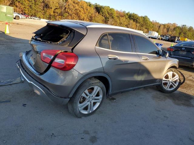 WDCTG4EB7JJ371477 - 2018 MERCEDES-BENZ GLA 250 GRAY photo 3