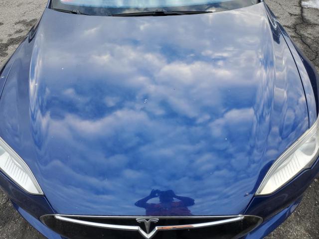 5YJSA1E15FF101817 - 2015 TESLA MODEL S ლურჯი ფოტო 11