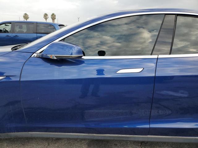 5YJSA1E15FF101817 - 2015 TESLA MODEL S ლურჯი ფოტო 7