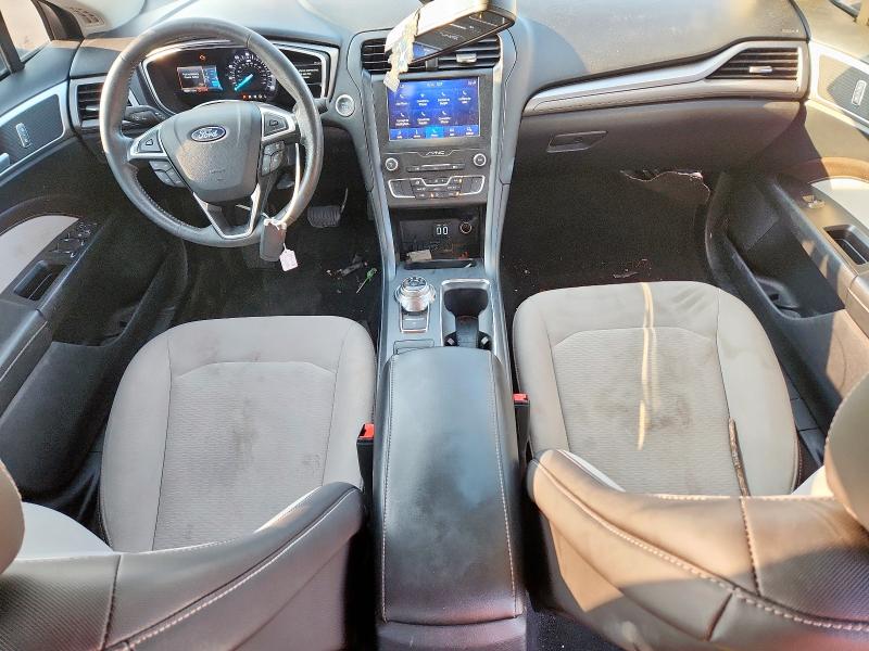 3FA6P0HD2LR187684 - 2020 FORD FUSION SE 黑色 照片 8