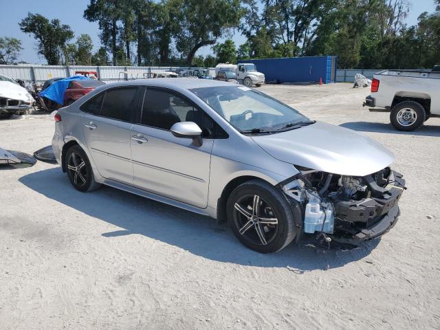 JTDEPRAE5LJ056613 - 2020 TOYOTA COROLLA LE 银色 照片 4