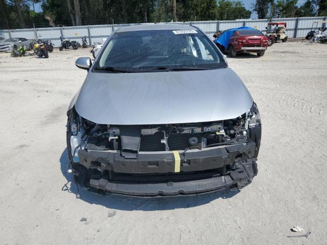 JTDEPRAE5LJ056613 - 2020 TOYOTA COROLLA LE 银色 照片 5