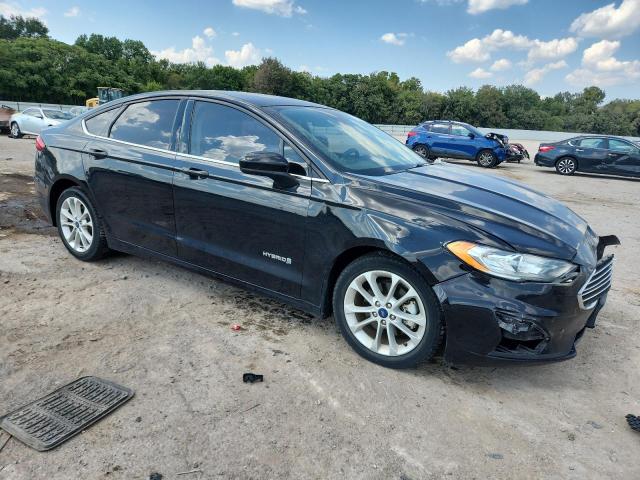 3FA6P0LU2KR139558 - 2019 FORD FUSION SE 黑色 照片 4