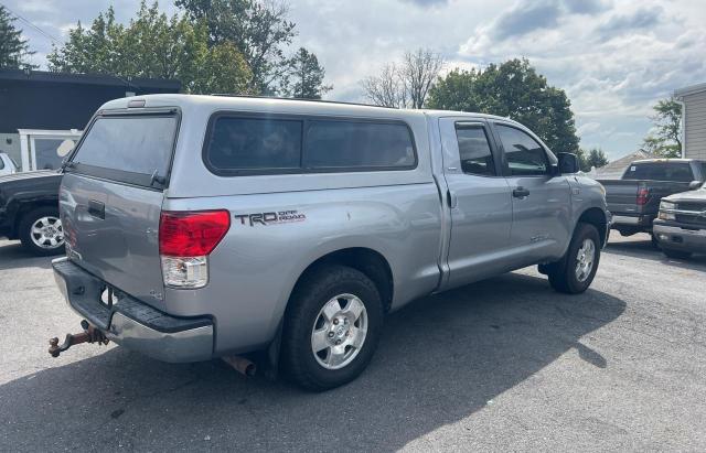 5TFUY5F10CX262829 - 2012 TOYT TUNDRA DOUBLE CAB SR5 SILVER photo 4