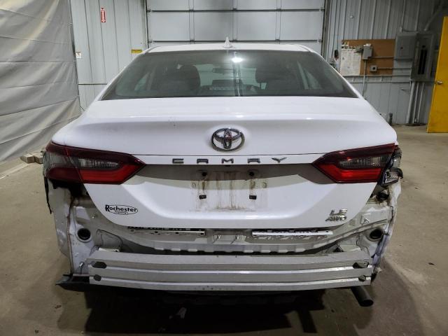 4T1C11BK7NU063882 - 2022 TOYOTA CAMRY LE თეთრი ფოტო 6