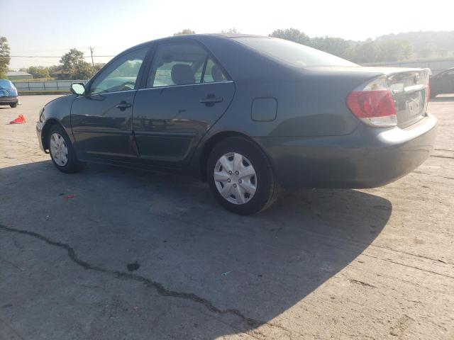 4T1BE32K95U395172 - 2005 TOYOTA CAMRY LE GREEN photo 2