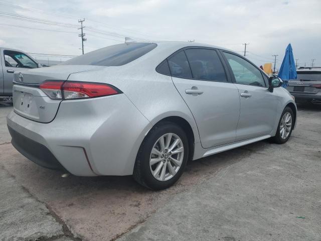 5YFB4MDE3RP095487 - 2024 TOYOTA COROLLA LE ვერცხლისფერი ფოტო 3