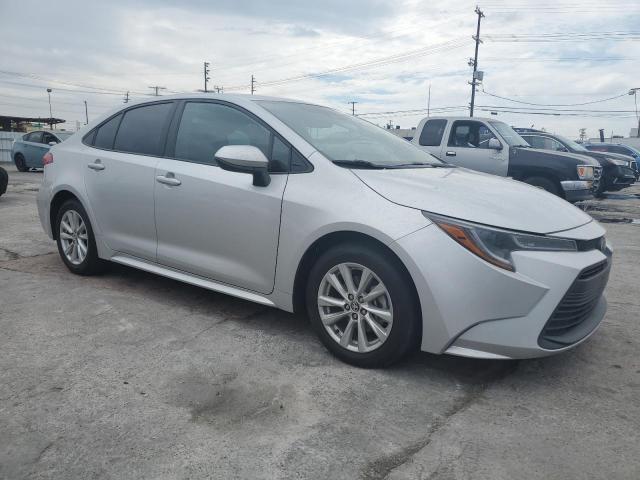 5YFB4MDE3RP095487 - 2024 TOYOTA COROLLA LE ვერცხლისფერი ფოტო 4