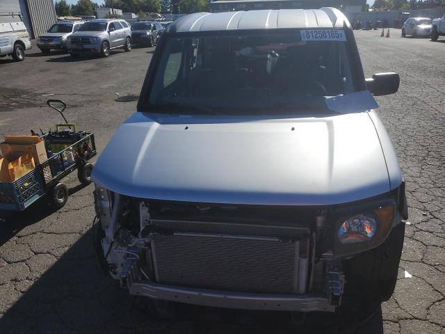 5J6YH286X4L036776 - 2004 HONDA ELEMENT EX 银色 照片 5