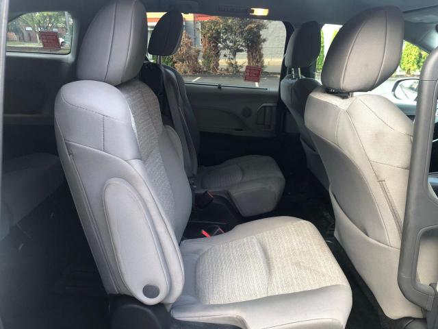 5TDKSKFCXPS094296 - 2023 TOYOTA SIENNA LE Արծաթագույն լուսանկար 9