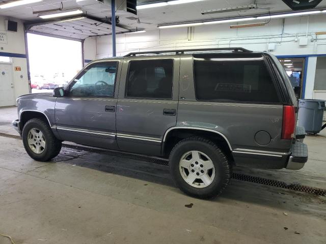 1GNEK13R4XJ441318 - 1999 CHEVROLET TAHOE K1500 GRAY photo 2