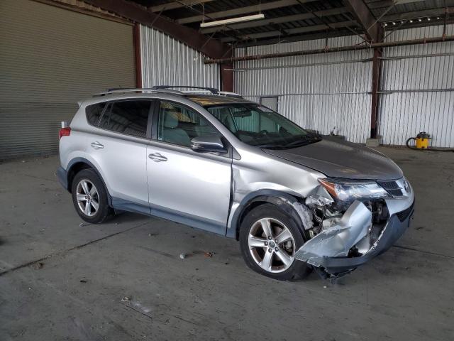 2T3WFREV8FW133501 - 2015 TOYOTA RAV4 XLE SILVER photo 4