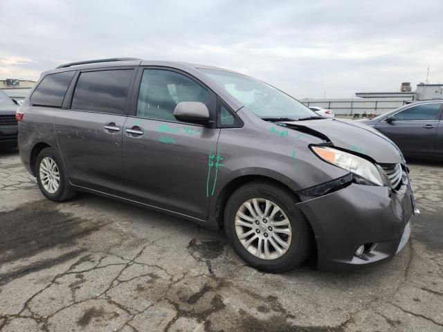 5TDYK3DC0FS593318 - 2015 TOYOTA SIENNA XLE 灰色 照片 4