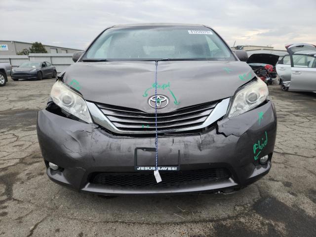 5TDYK3DC0FS593318 - 2015 TOYOTA SIENNA XLE 灰色 照片 5