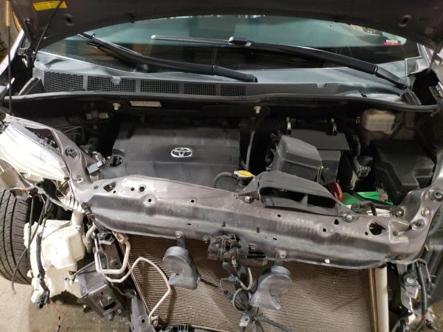 5TDYK3DC6CS255997 - 2012 TOYOTA SIENNA XLE Մոխրագույն լուսանկար 12