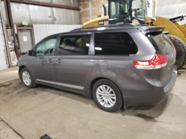 5TDYK3DC6CS255997 - 2012 TOYOTA SIENNA XLE Մոխրագույն լուսանկար 2
