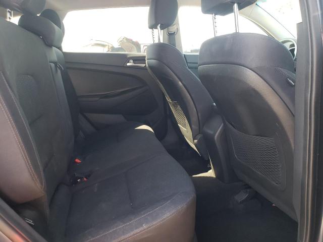 KM8J2CA47KU889761 - 2019 HYUNDAI TUCSON SE GRAY photo 11
