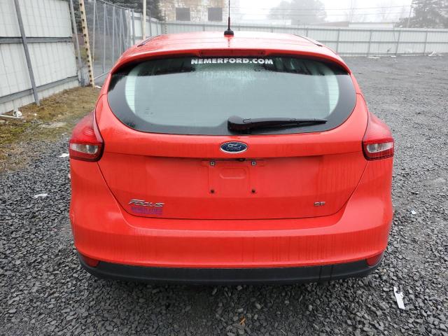 1FADP3K27HL264023 - 2017 FORD FOCUS SE RED photo 6