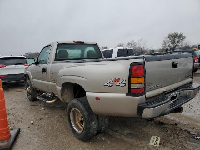 1GCJK34G02E107272 - 2002 CHEVROLET SILVERADO K3500 SILVER photo 2