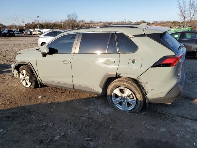 2T3P1RFV0MW196803 - 2021 TOYOTA RAV4 XLE GRAY photo 2