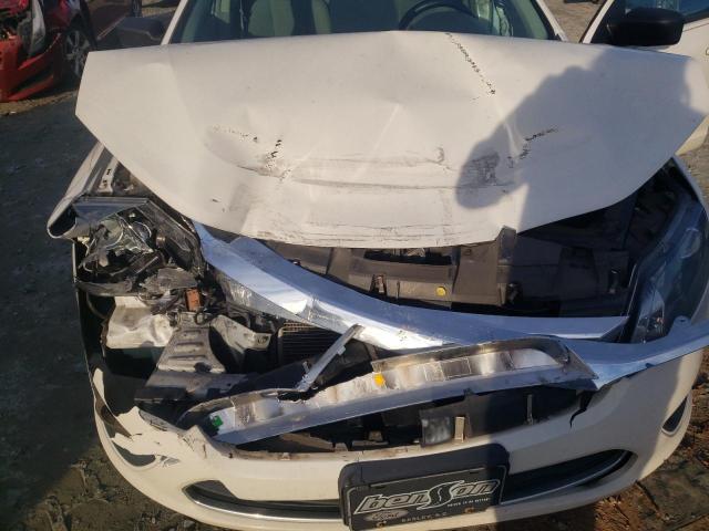 3FAHP0GA8CR427790 - 2012 FORD FUSION S WHITE photo 11