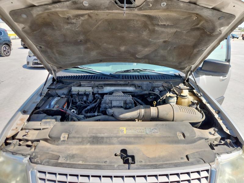 1FMFU15506LA41773 - 2006 FORD EXPEDITION XLT SILVER photo 12