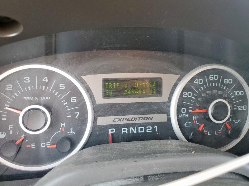 1FMFU15506LA41773 - 2006 FORD EXPEDITION XLT SILVER photo 9