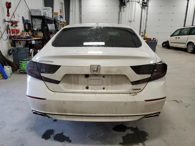 1HGCV1F96JA809283 - 2018 HONDA ACCORD TOURING WHITE photo 6